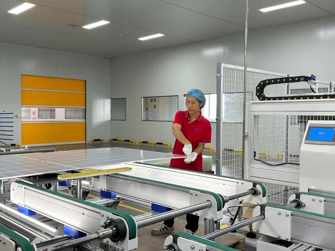 生产车间工人工作图片