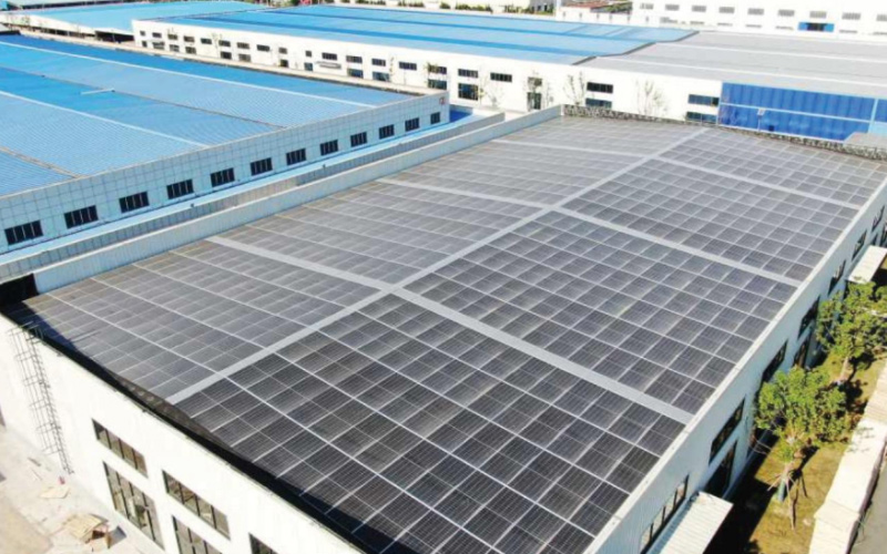 提供"勘测-设计-建设-运维"全周期解决方案，研发的智慧运维系统可实现电站效率大幅提升，持续降低运维成本。