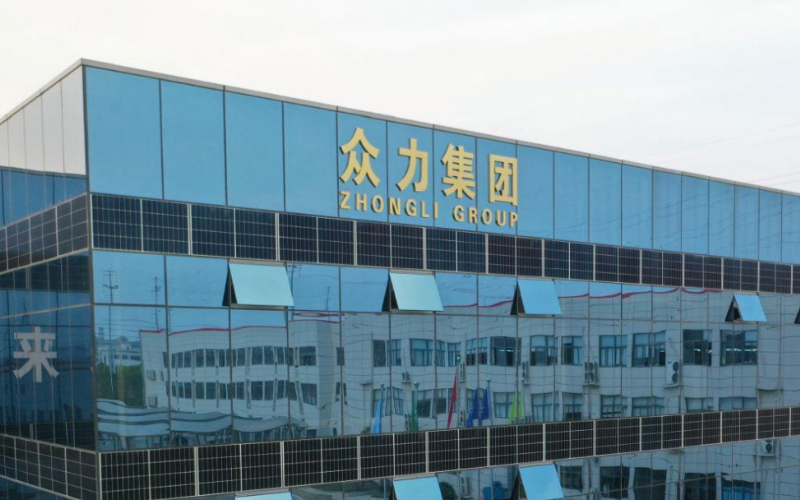 实现5GN型组件量产，持续提升光伏组件功率，不断优化轻质组件，让每一寸反光都成为发电的助力。